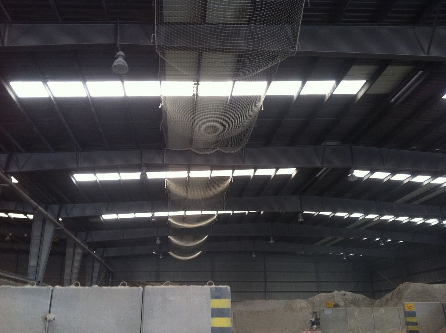 Áridos Sibelco warehouse roof