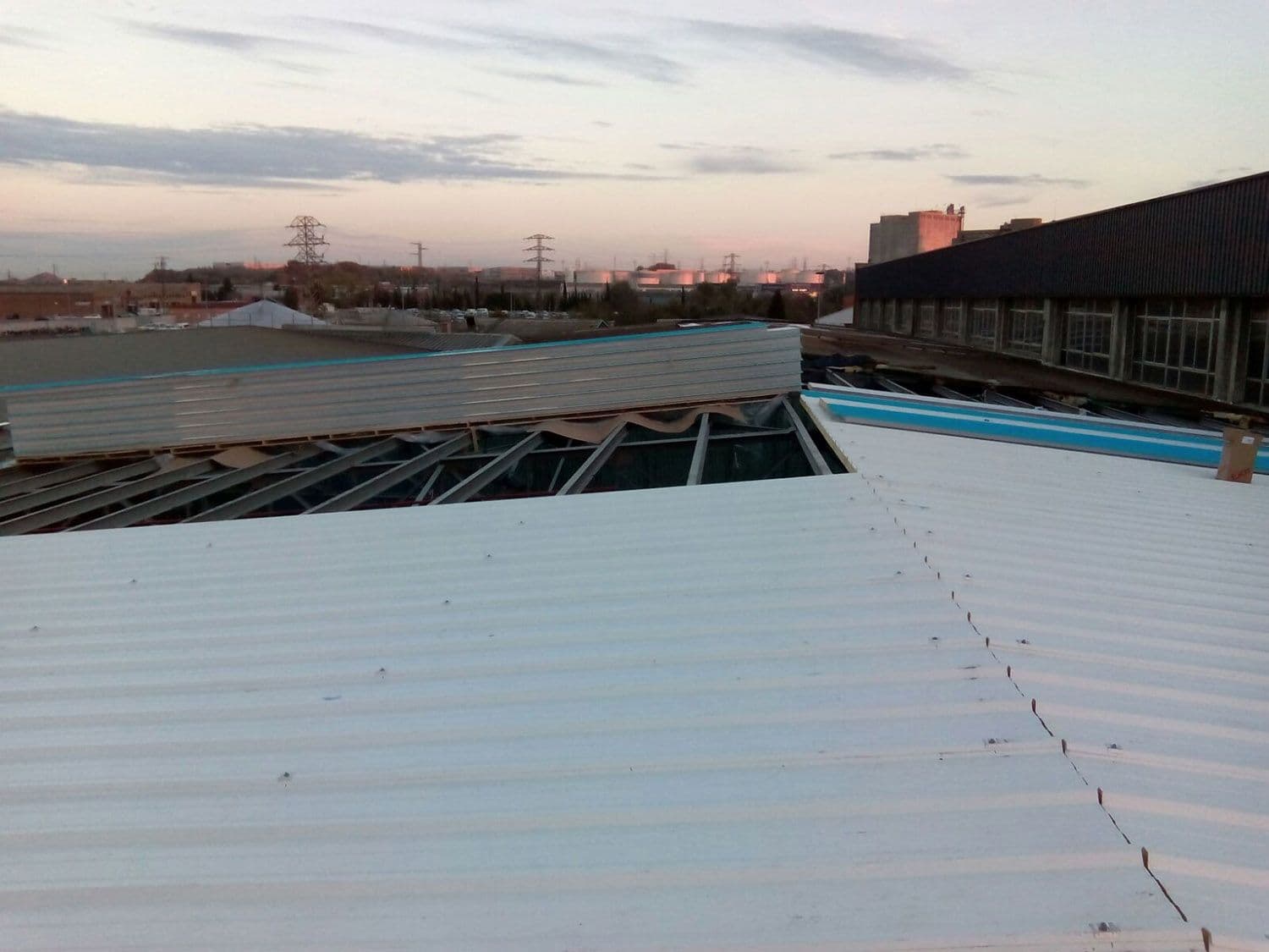 Mahou San Miguel packaging plant roof