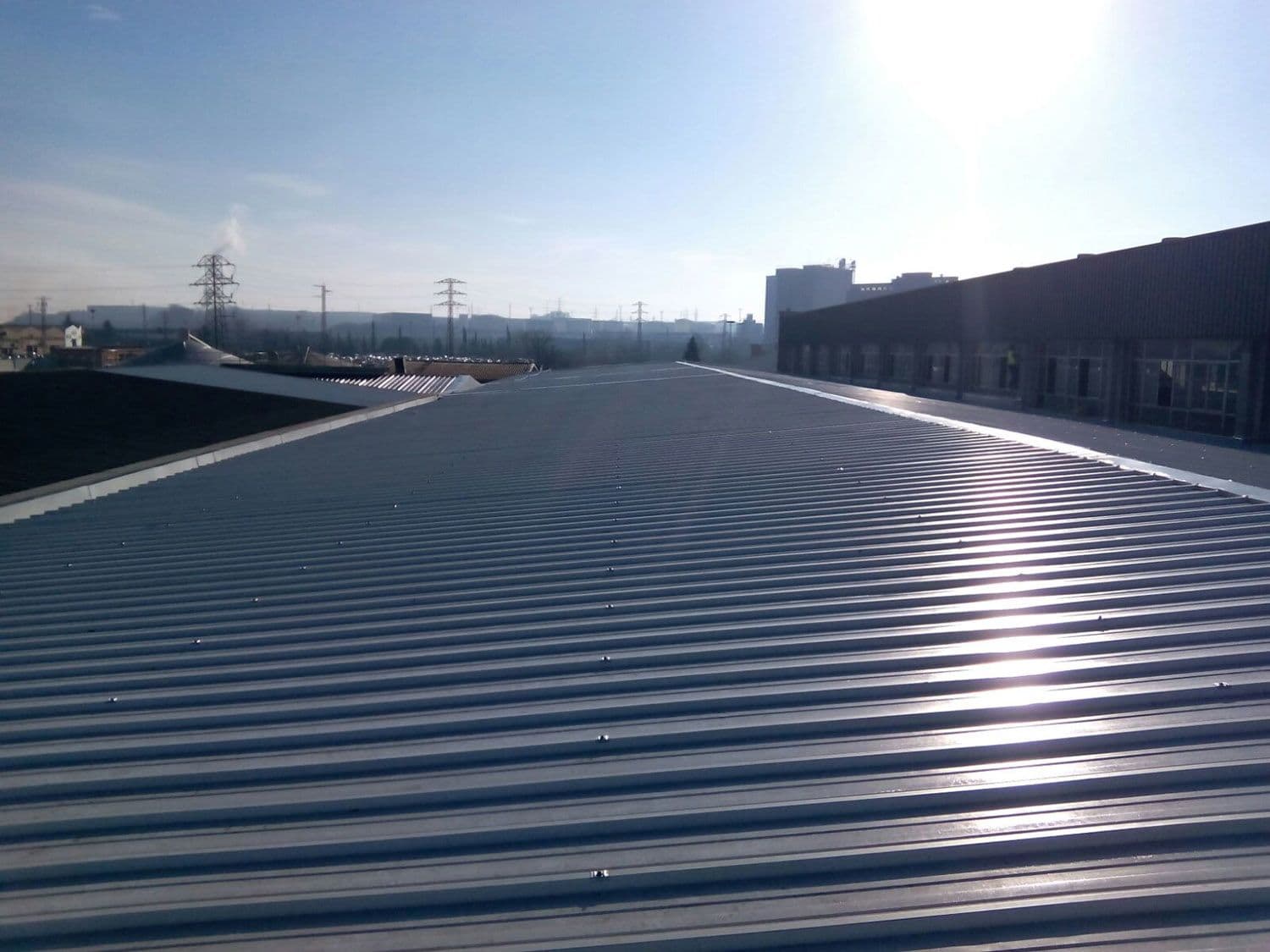 Mahou San Miguel packaging plant roof