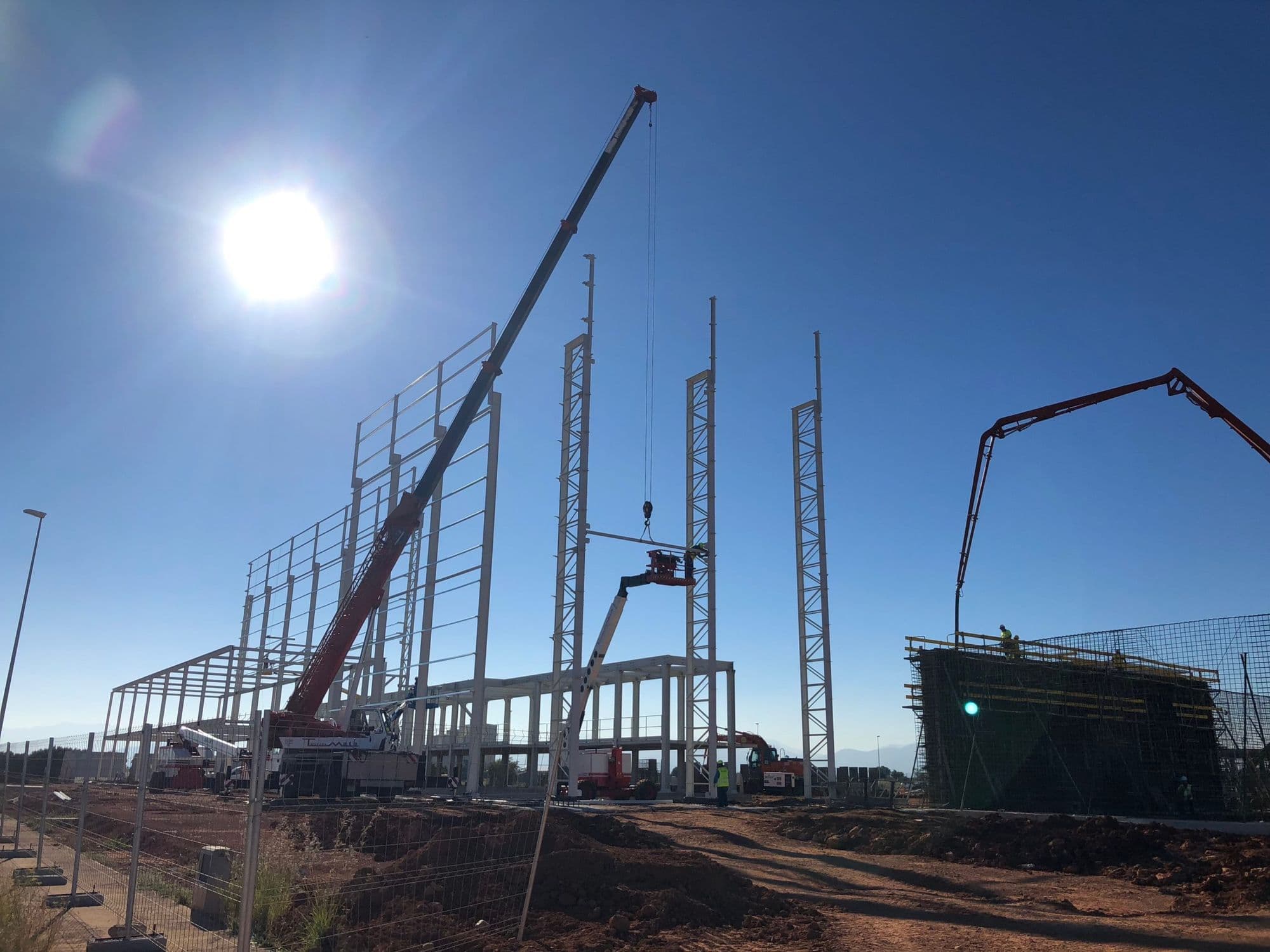 Grain store and spray dryer building