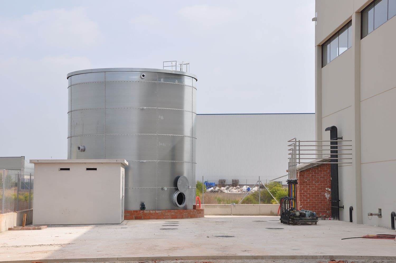 Pinturas Colom building and offices