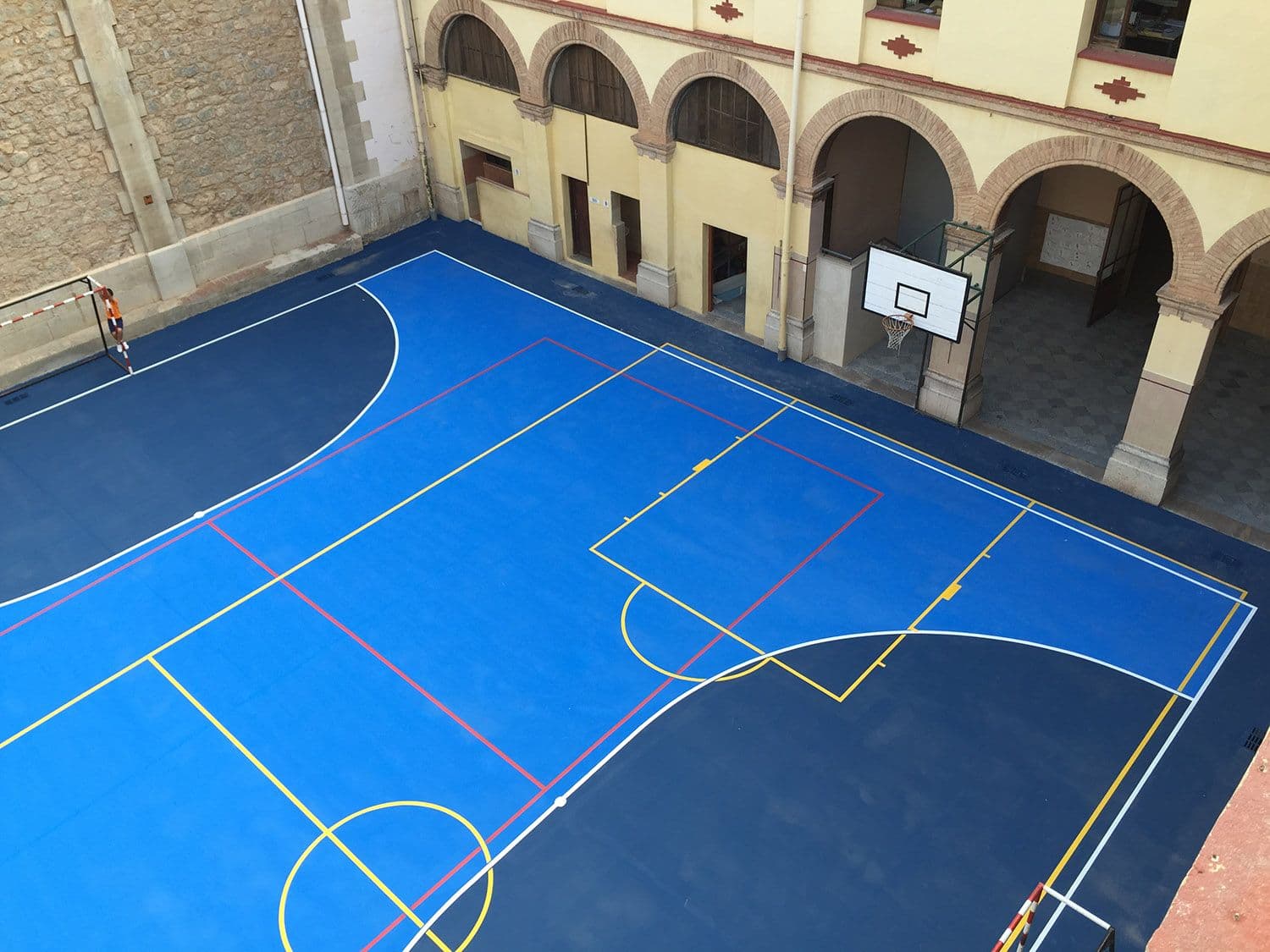 Pavimento deportivo Escolapios