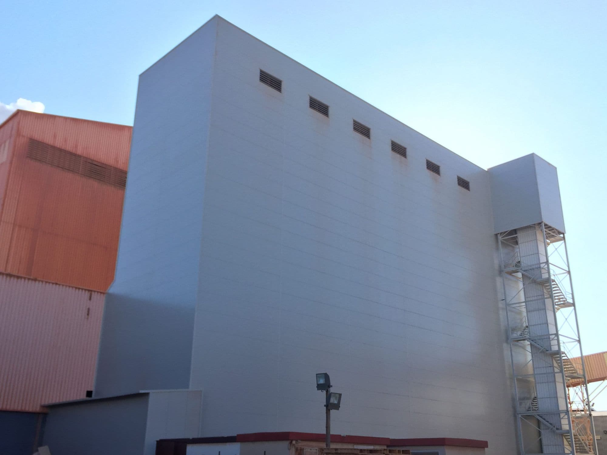 Ondagen silo cladding